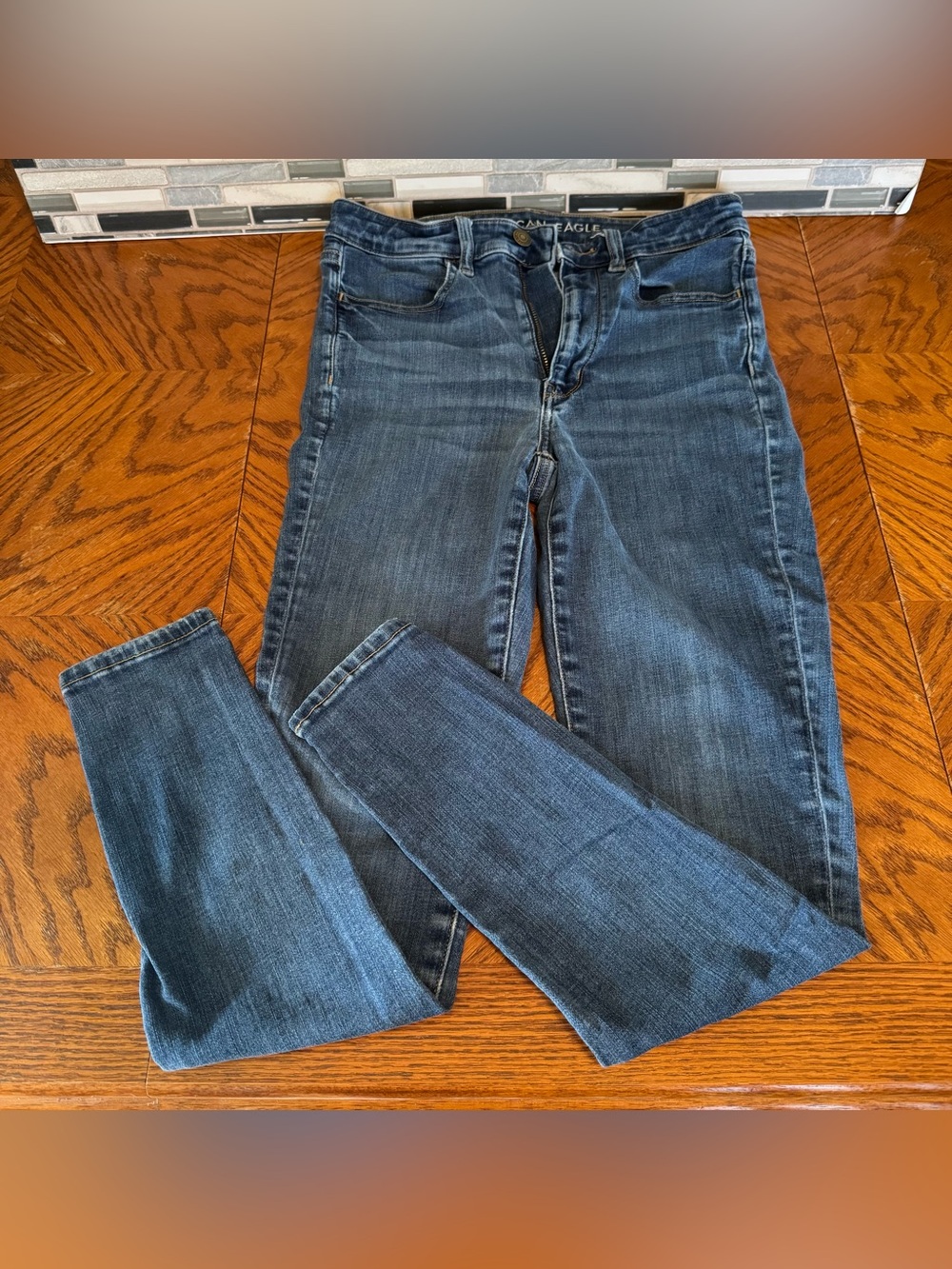 American Eagle Super Hi-Rise Jeggings Size 6 R Medium Wash High Waisted Jeans
